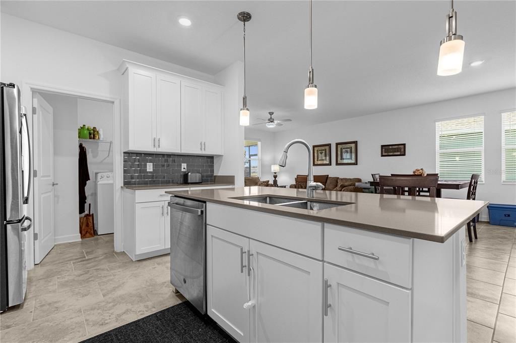 待售: $489,900 (4 贝兹, 3 浴室, 2159 平方英尺)