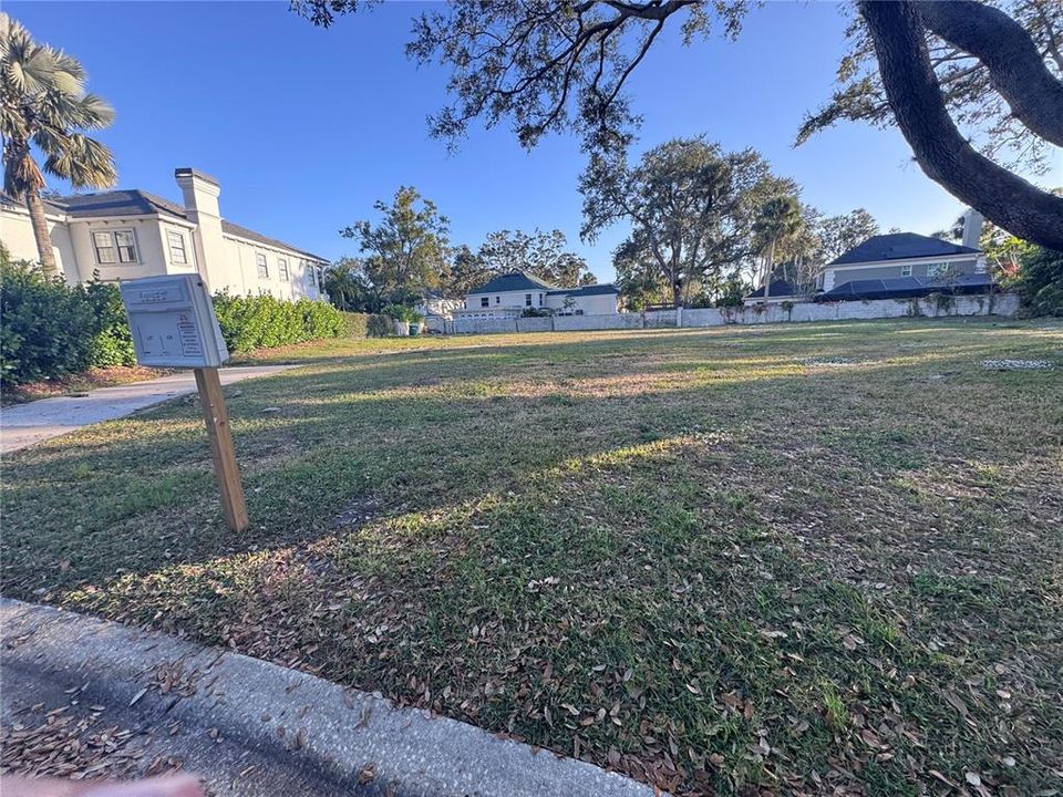 For Sale: $2,500,000 (5 beds, 5 baths, 6200 Square Feet)