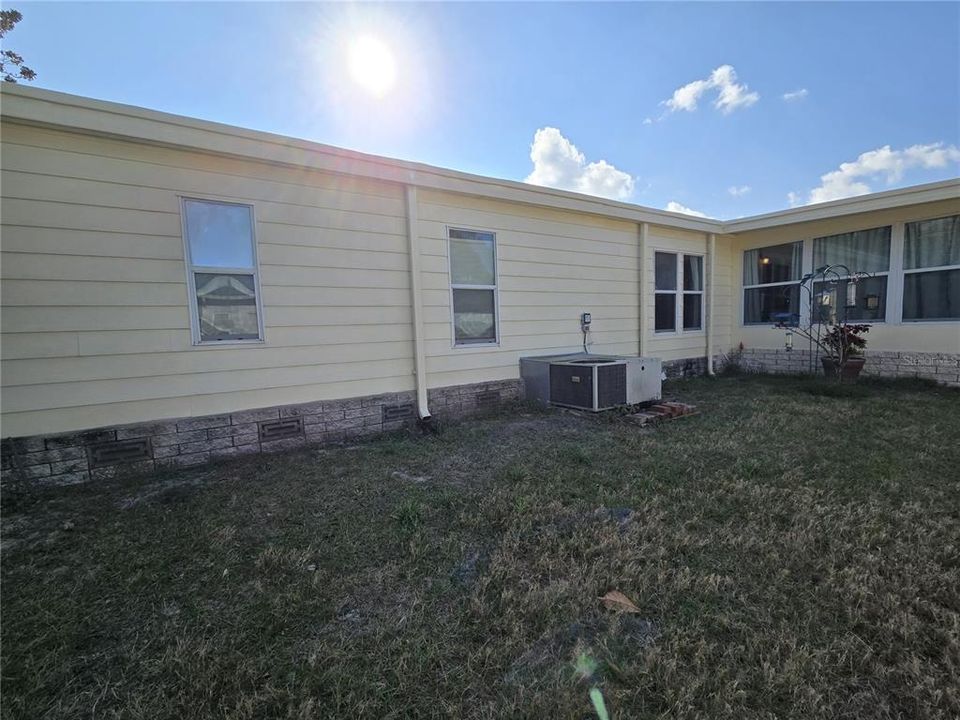 For Sale: $139,900 (2 beds, 2 baths, 1344 Square Feet)
