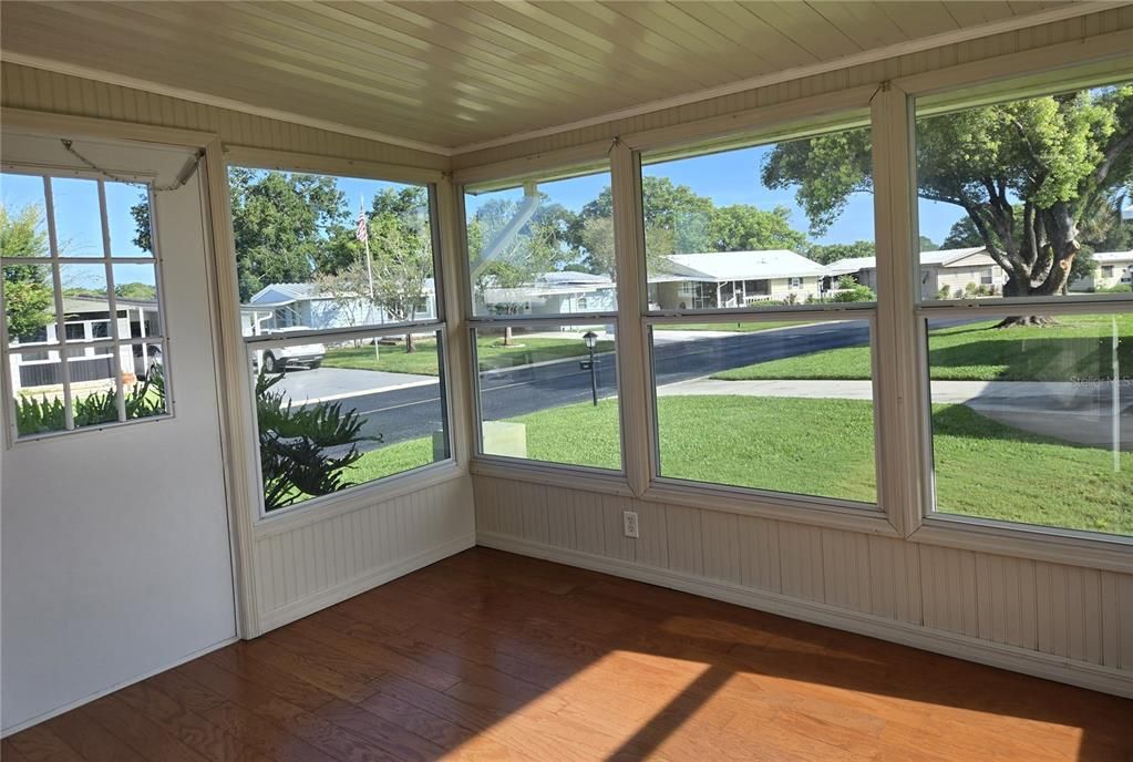 For Sale: $139,900 (2 beds, 2 baths, 1344 Square Feet)