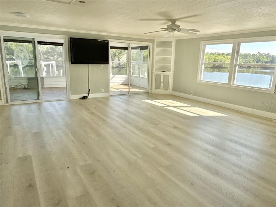 For Sale: $359,000 (2 beds, 2 baths, 1448 Square Feet)