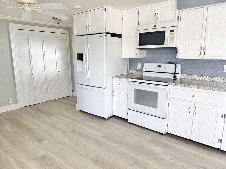 For Sale: $359,000 (2 beds, 2 baths, 1448 Square Feet)