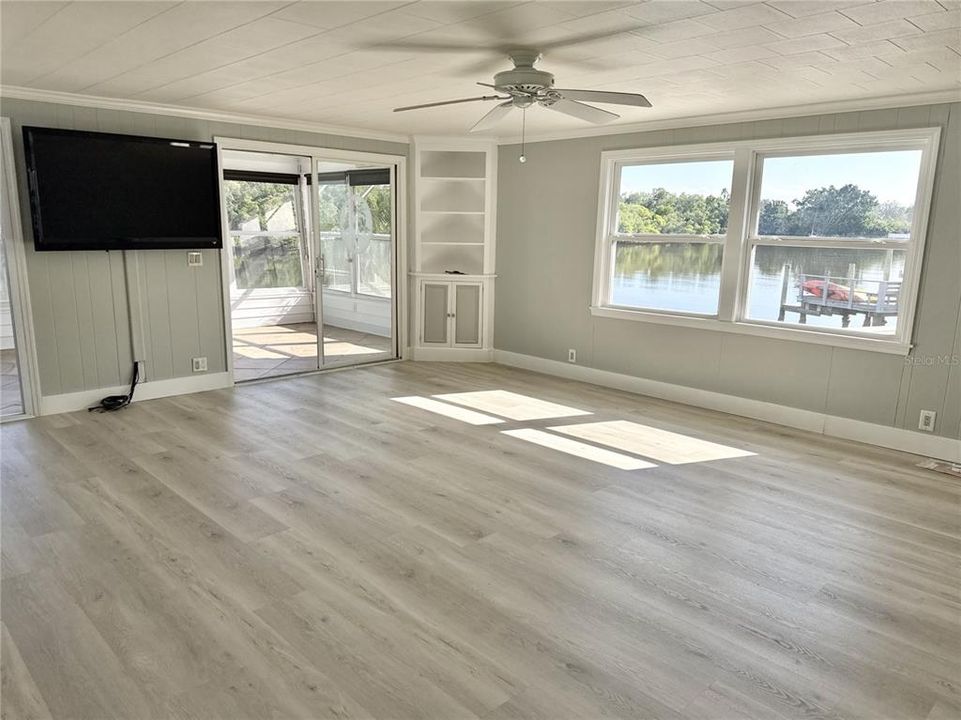 For Sale: $359,000 (2 beds, 2 baths, 1448 Square Feet)