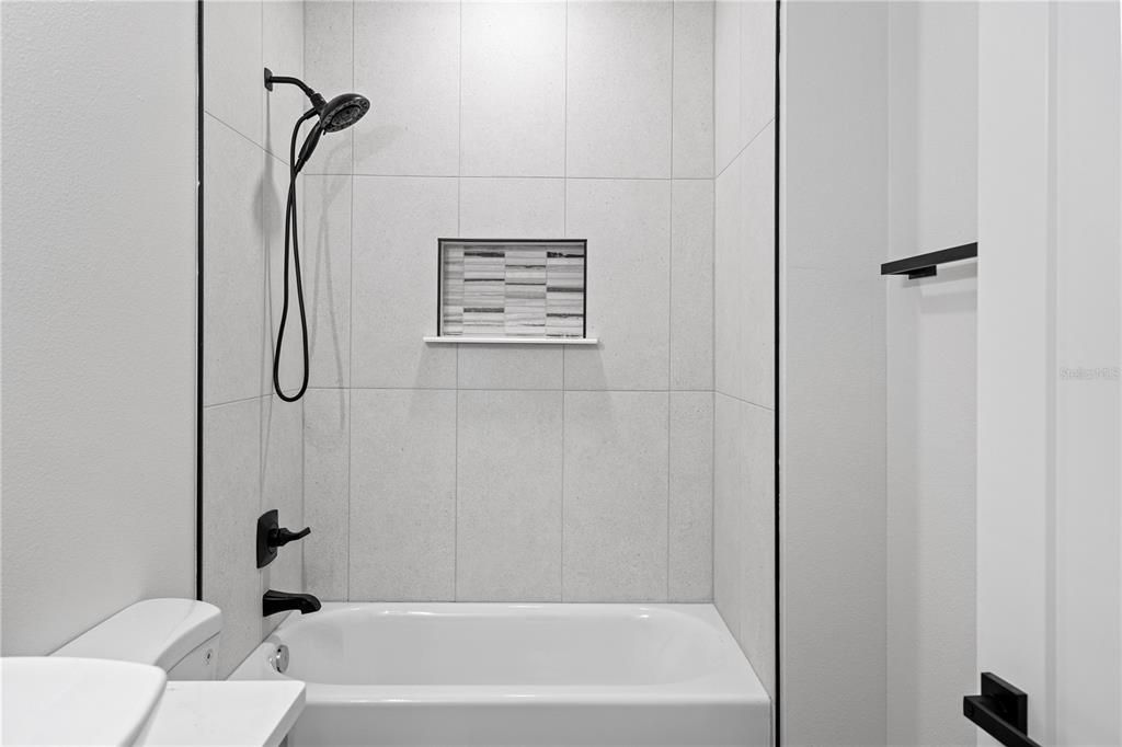 На продажу: $344,900 (3 спален, 2 ванн, 1580 Квадратных фут)