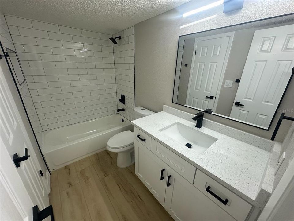 Activo con contrato: $1,495 (2 camas, 1 baños, 768 Pies cuadrados)