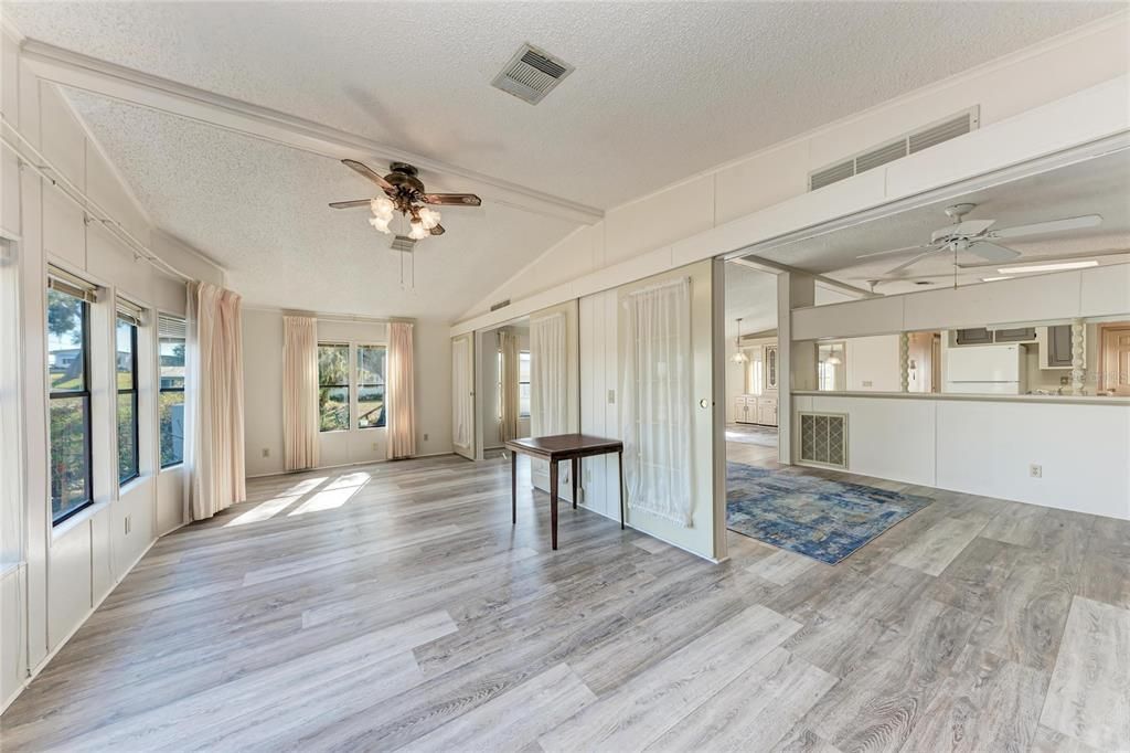 На продажу: $245,000 (2 спален, 2 ванн, 1782 Квадратных фут)