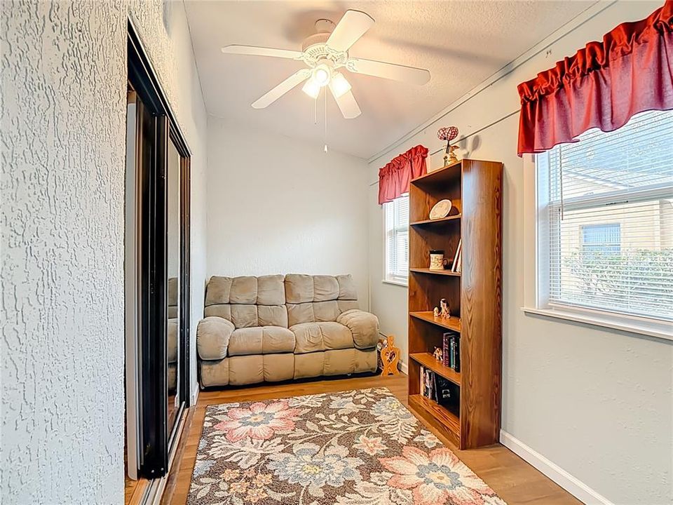 For Sale: $229,900 (2 beds, 2 baths, 1228 Square Feet)