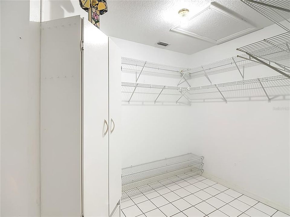 For Sale: $229,900 (2 beds, 2 baths, 1228 Square Feet)