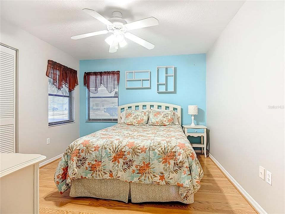 For Sale: $229,900 (2 beds, 2 baths, 1228 Square Feet)