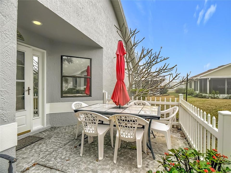 For Sale: $229,900 (2 beds, 2 baths, 1228 Square Feet)