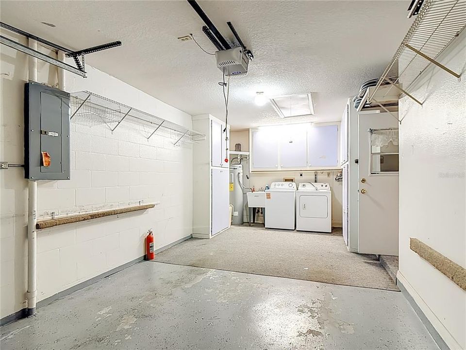 For Sale: $229,900 (2 beds, 2 baths, 1228 Square Feet)