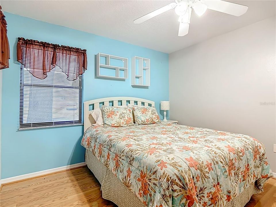 For Sale: $229,900 (2 beds, 2 baths, 1228 Square Feet)