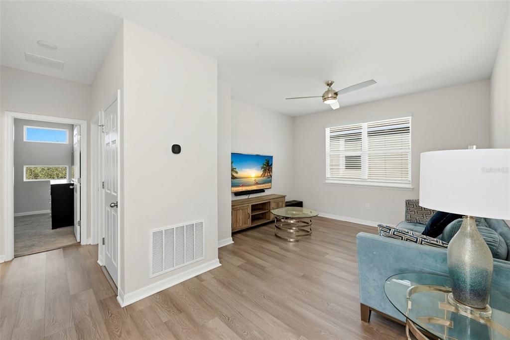 En Venta: $619,000 (3 camas, 2 baños, 2372 Pies cuadrados)