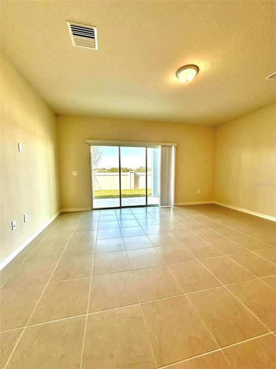 В аренду: $1,950 (3 спален, 2 ванн, 1699 Квадратных фут)