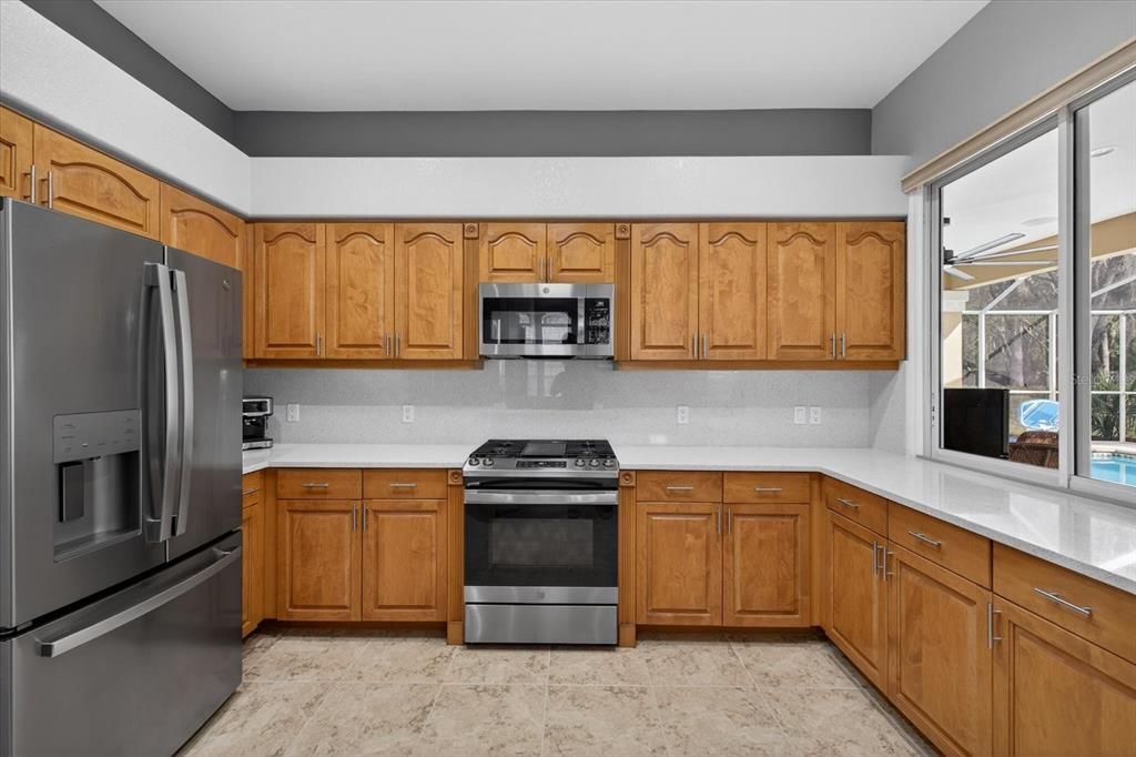 For Sale: $640,000 (3 beds, 2 baths, 2596 Square Feet)