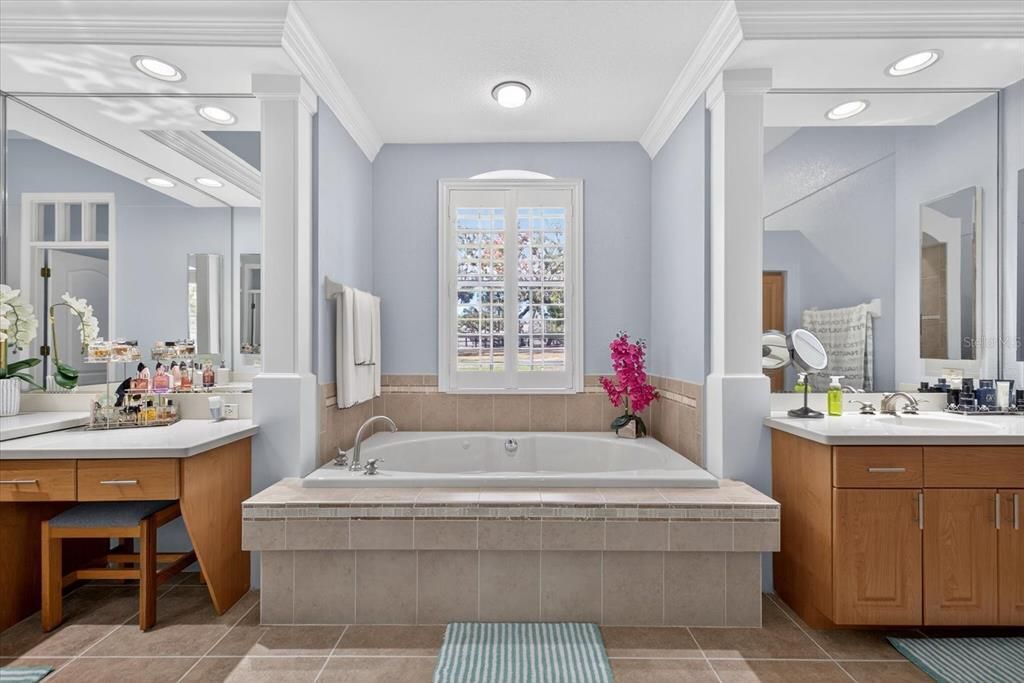 For Sale: $640,000 (3 beds, 2 baths, 2596 Square Feet)