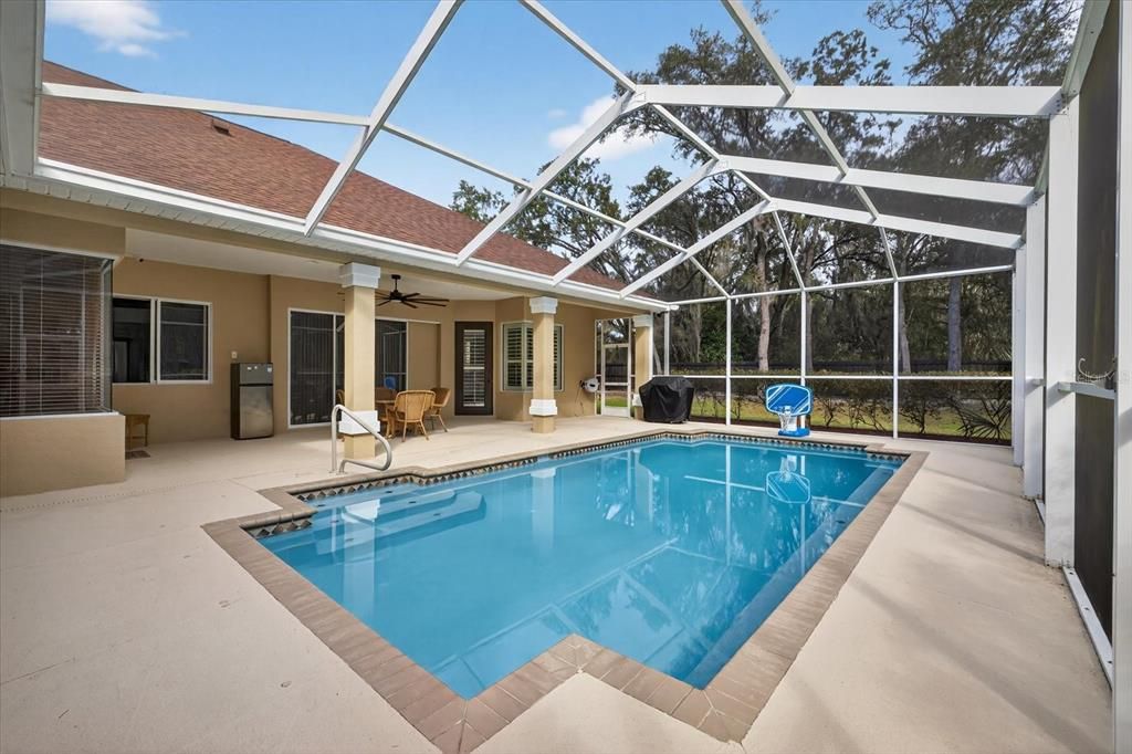 For Sale: $640,000 (3 beds, 2 baths, 2596 Square Feet)