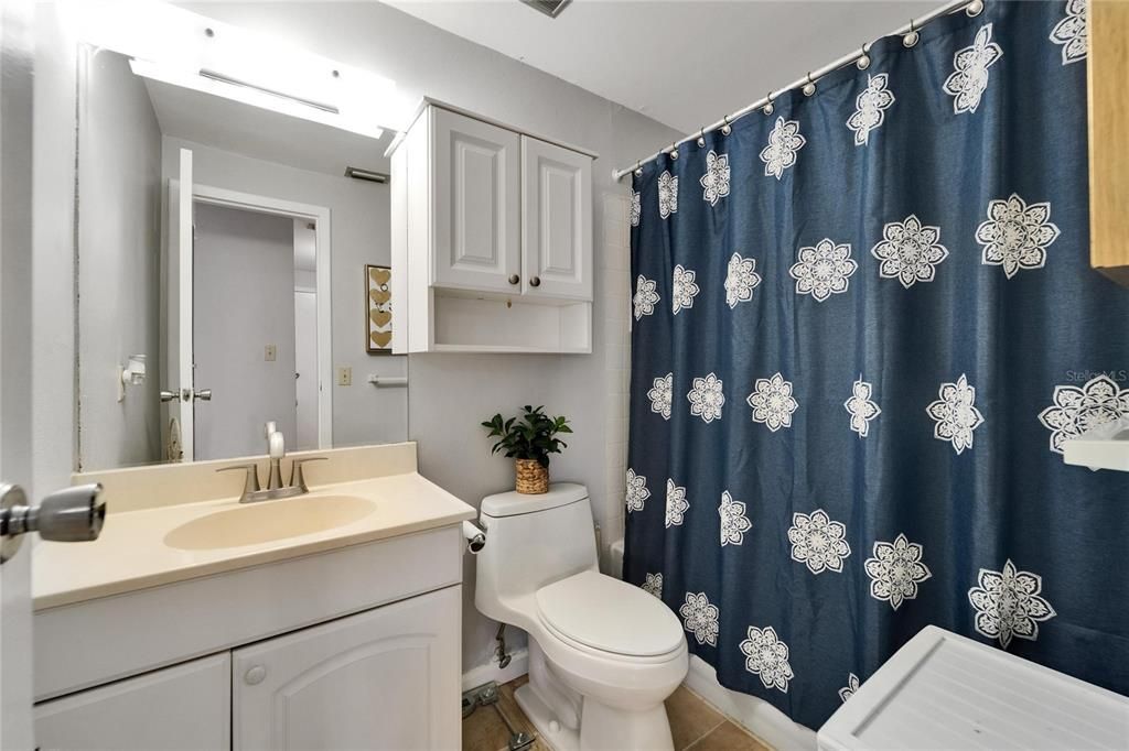 待售: $83,500 (0 贝兹, 1 浴室, 410 平方英尺)