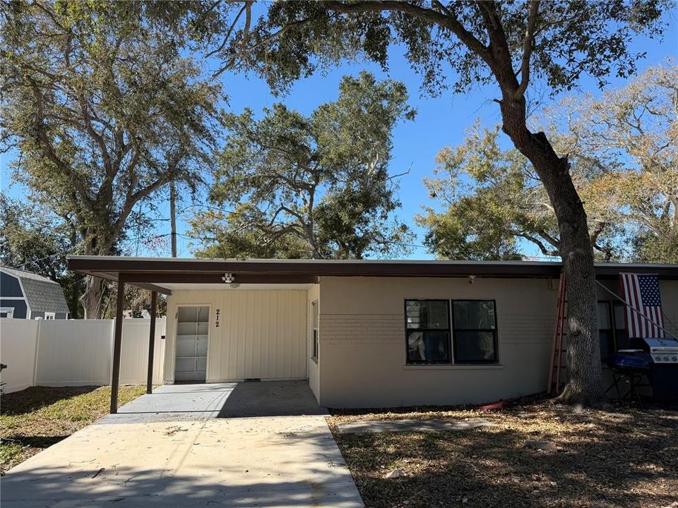 For Sale: $899,000 (9 beds, 0 baths, 3999 Square Feet)