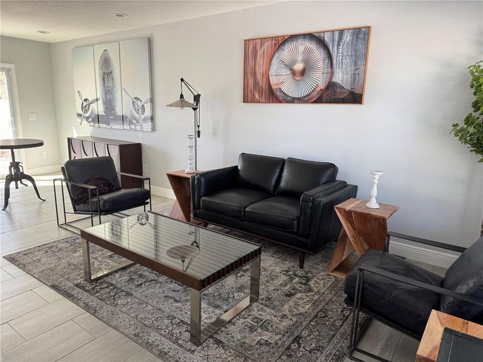 For Sale: $899,000 (9 beds, 0 baths, 3999 Square Feet)