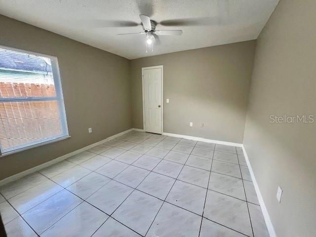 En Renta: $2,280 (4 camas, 2 baños, 1660 Pies cuadrados)