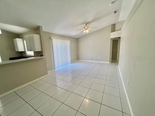 En Renta: $2,280 (4 camas, 2 baños, 1660 Pies cuadrados)