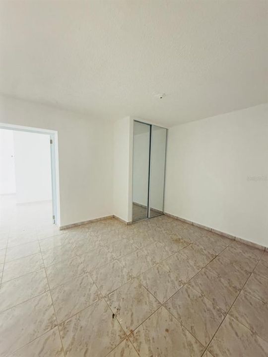 待售: $252,000 (4 贝兹, 2 浴室, 2239 平方英尺)