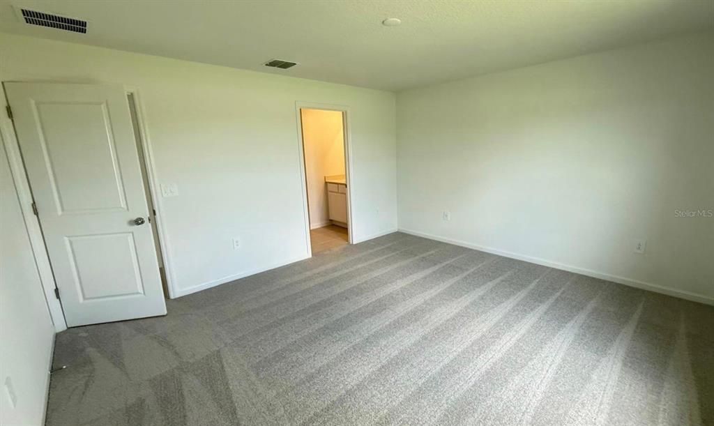 В аренду: $2,100 (4 спален, 3 ванн, 1825 Квадратных фут)