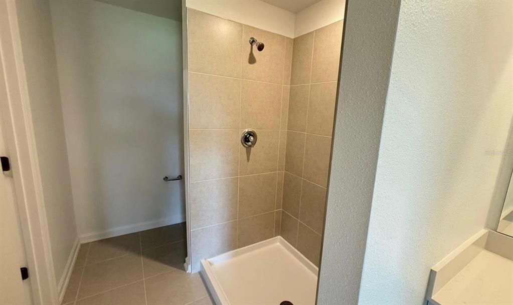 В аренду: $2,100 (4 спален, 3 ванн, 1825 Квадратных фут)