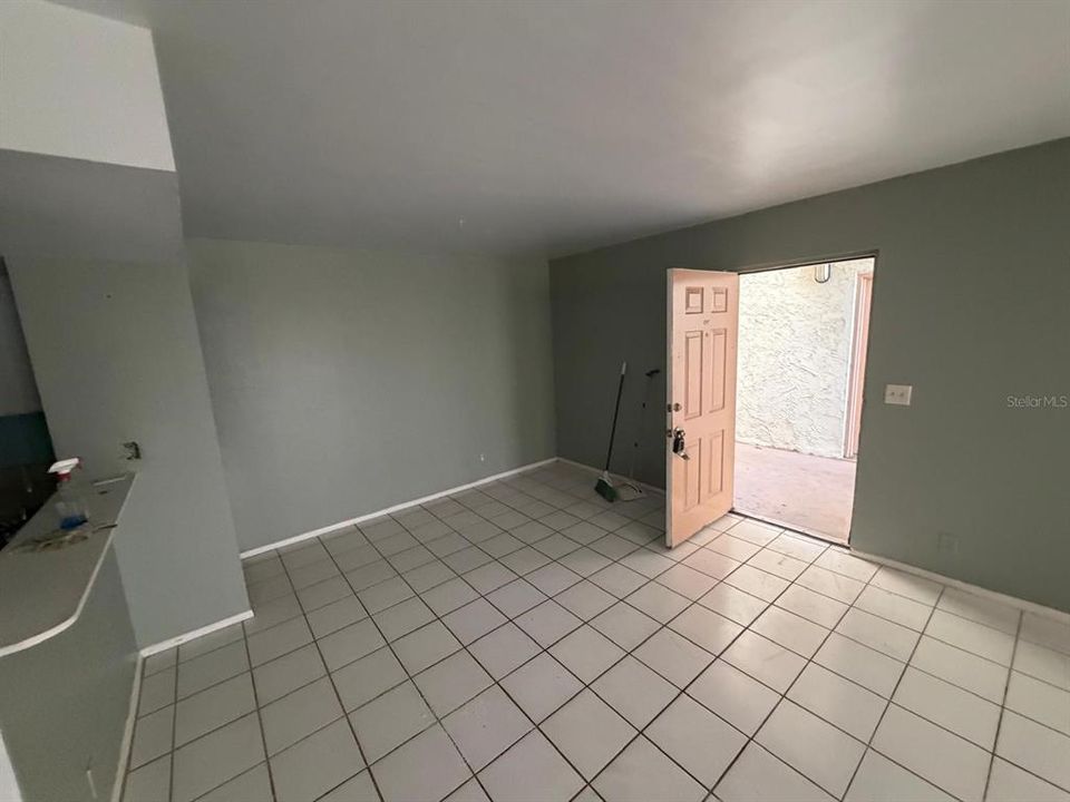 En Venta: $119,500 (1 camas, 1 baños, 705 Pies cuadrados)