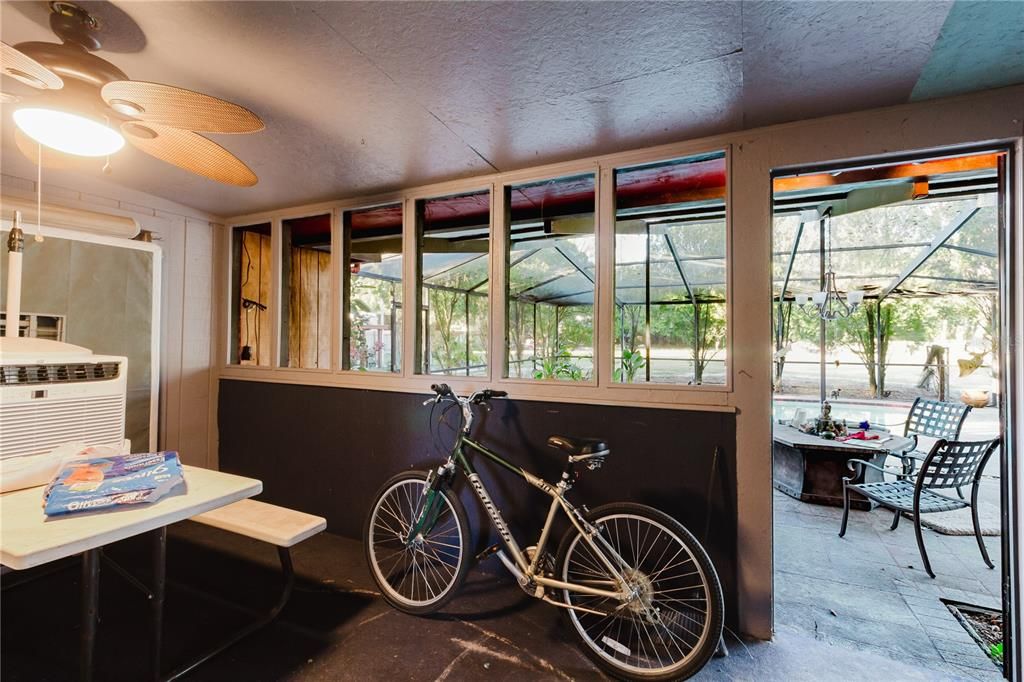 En Venta: $295,000 (3 camas, 2 baños, 1064 Pies cuadrados)