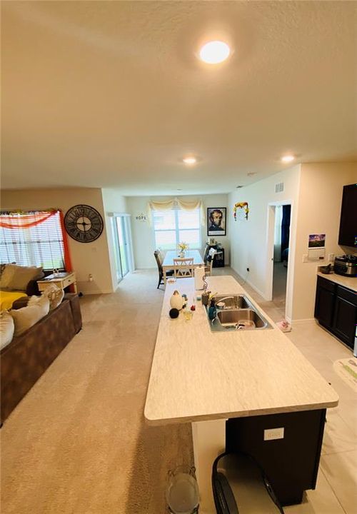 En Renta: $1,825 (3 camas, 2 baños, 1690 Pies cuadrados)