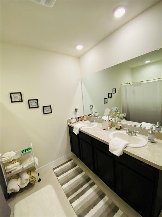 En Renta: $1,825 (3 camas, 2 baños, 1690 Pies cuadrados)