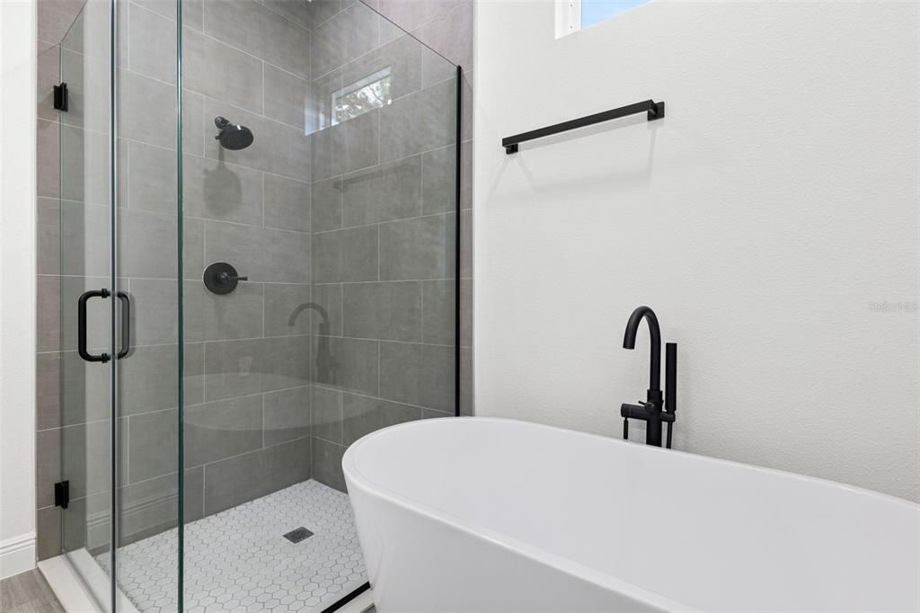 В аренду: $2,500 (4 спален, 2 ванн, 1763 Квадратных фут)