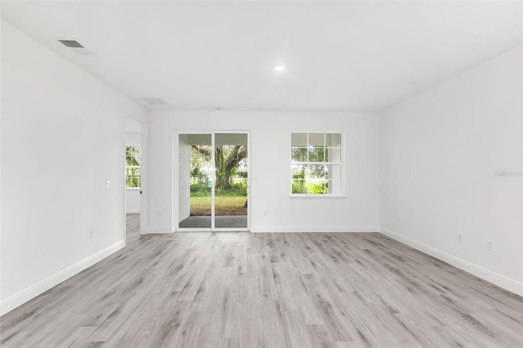 В аренду: $2,500 (4 спален, 2 ванн, 1763 Квадратных фут)