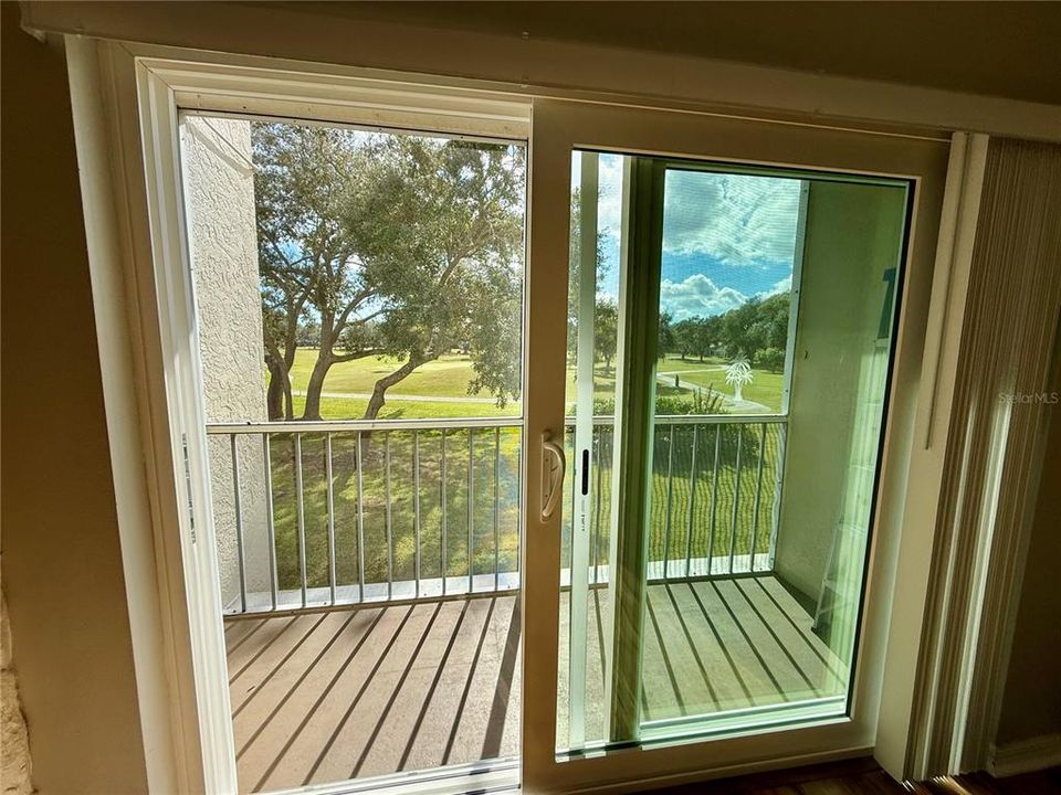 出租: $1,800 (2 贝兹, 2 浴室, 1415 平方英尺)