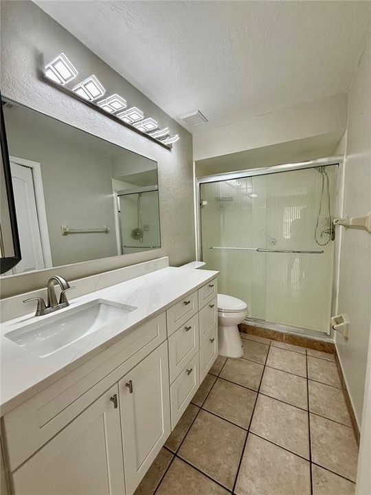 出租: $1,800 (2 贝兹, 2 浴室, 1415 平方英尺)