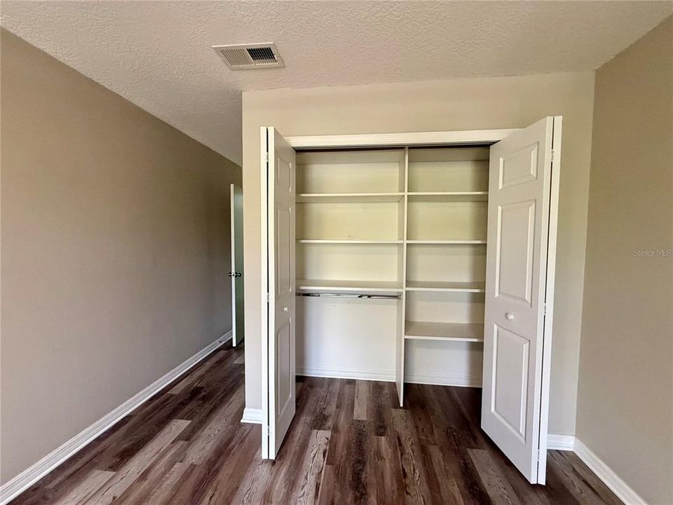 出租: $1,800 (2 贝兹, 2 浴室, 1415 平方英尺)