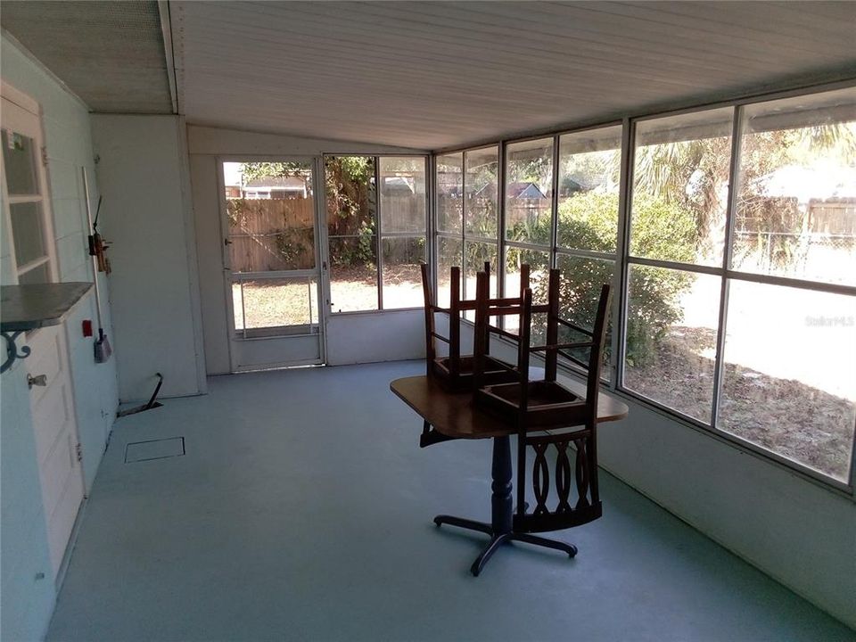 待售: $220,900 (2 贝兹, 1 浴室, 1141 平方英尺)