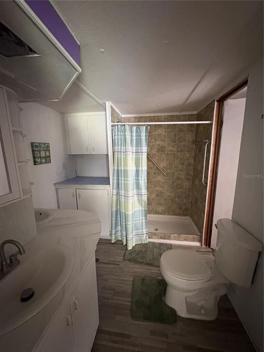 Под контрактом: $96,999 (2 спален, 2 ванн, 1050 Квадратных фут)