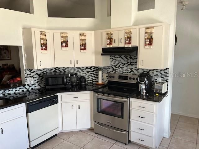 For Sale: $257,700 (3 beds, 2 baths, 1264 Square Feet)