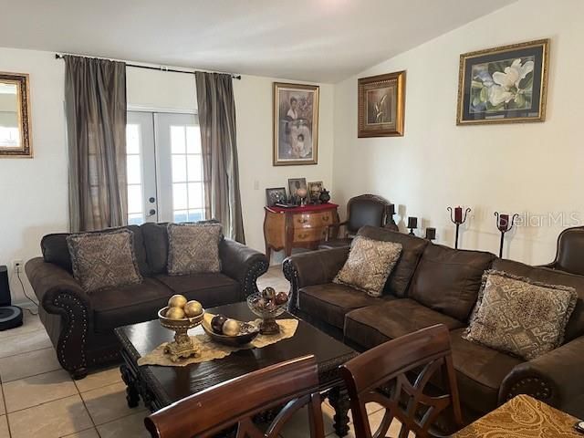 For Sale: $257,700 (3 beds, 2 baths, 1264 Square Feet)