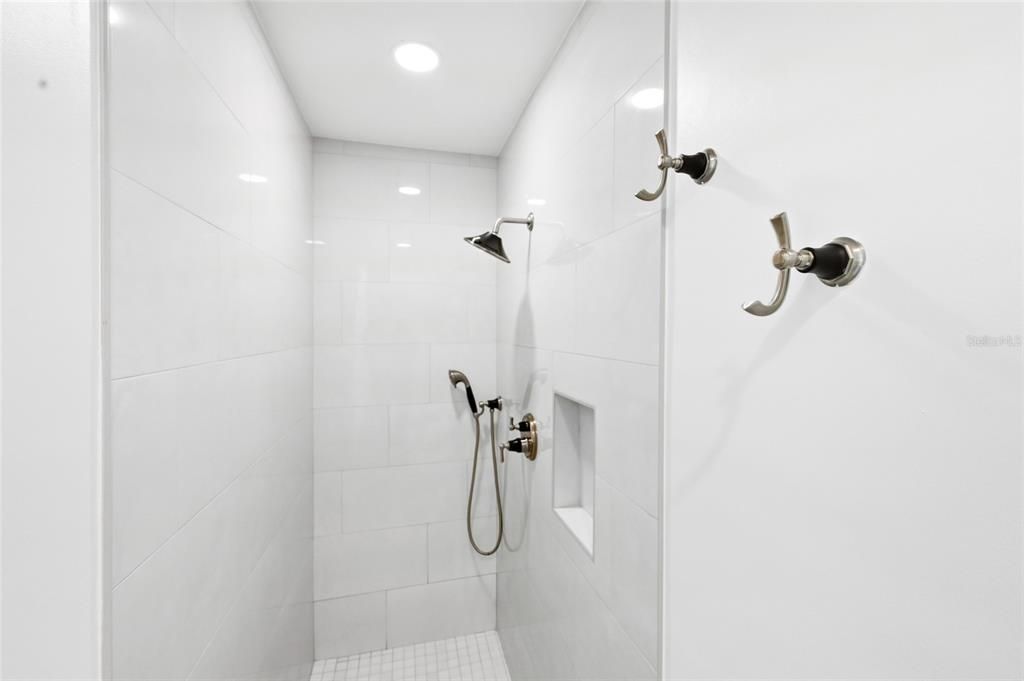 For Sale: $1,525,000 (4 beds, 3 baths, 3504 Square Feet)