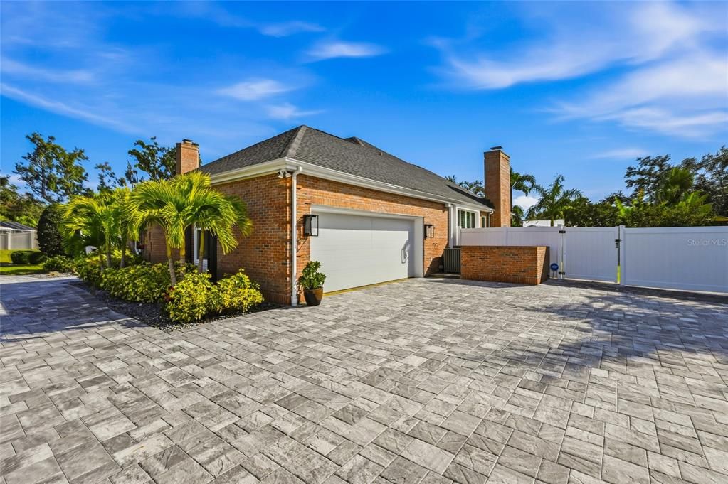 For Sale: $1,525,000 (4 beds, 3 baths, 3504 Square Feet)