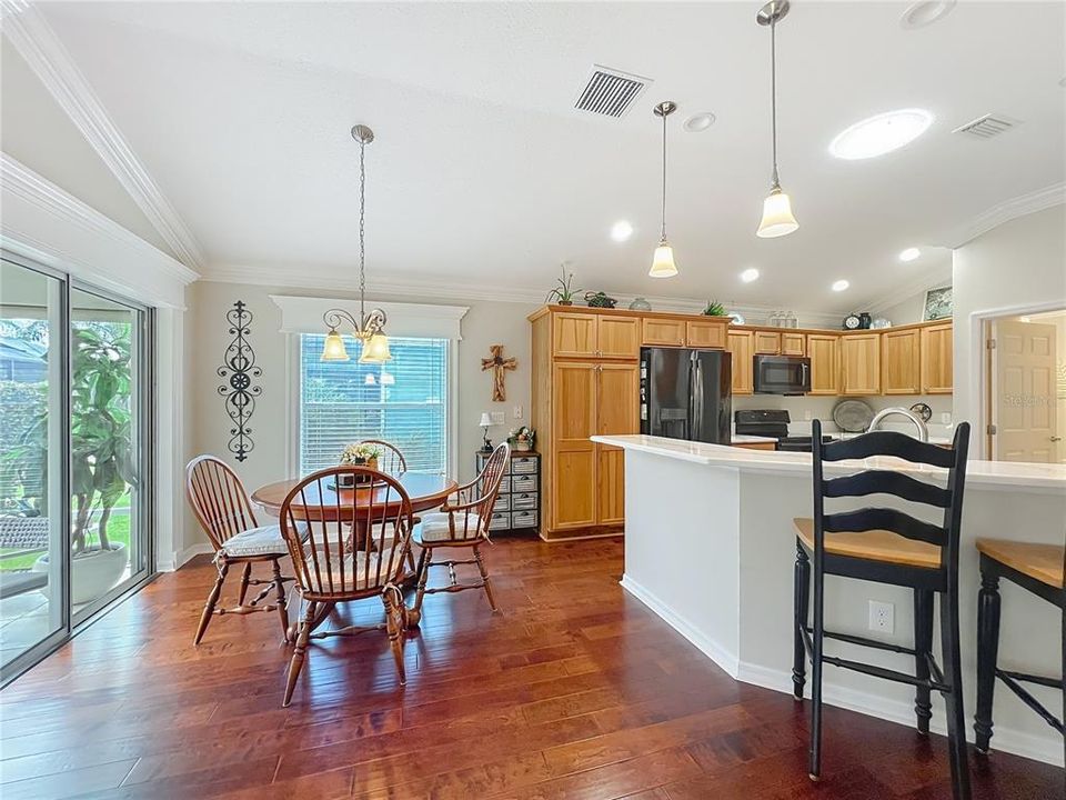 En Renta: $4,490 (3 camas, 2 baños, 1965 Pies cuadrados)
