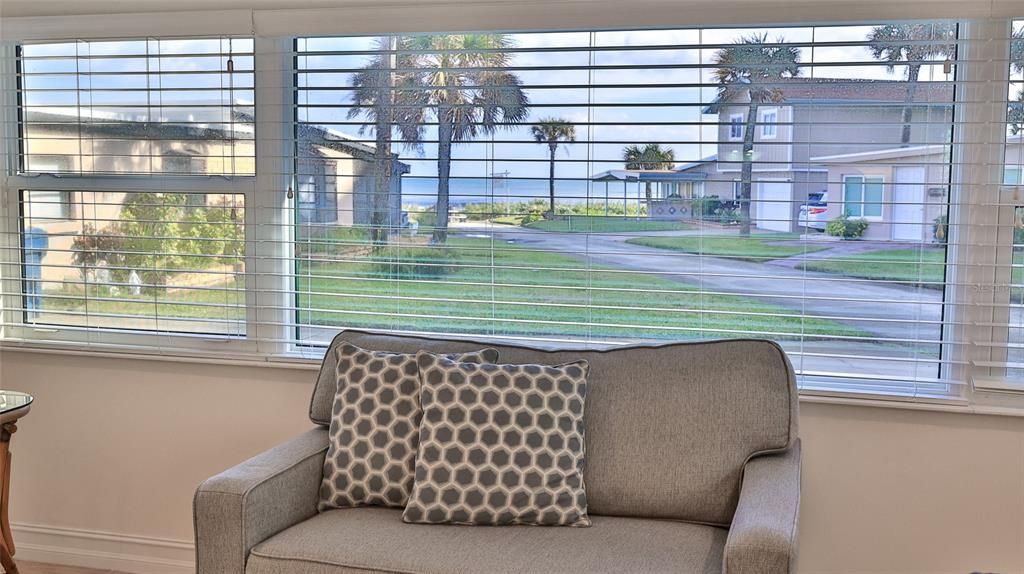 For Sale: $849,900 (2 beds, 2 baths, 1080 Square Feet)