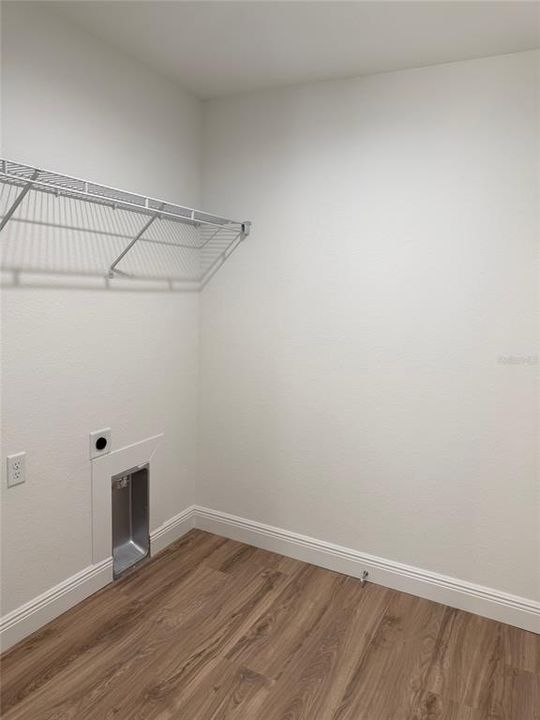 Activo con contrato: $269,900 (3 camas, 2 baños, 1421 Pies cuadrados)