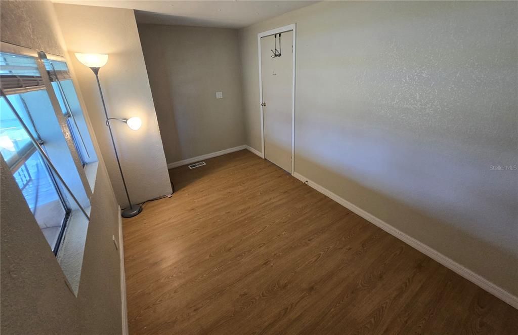 En Venta: $310,000 (4 camas, 2 baños, 1888 Pies cuadrados)
