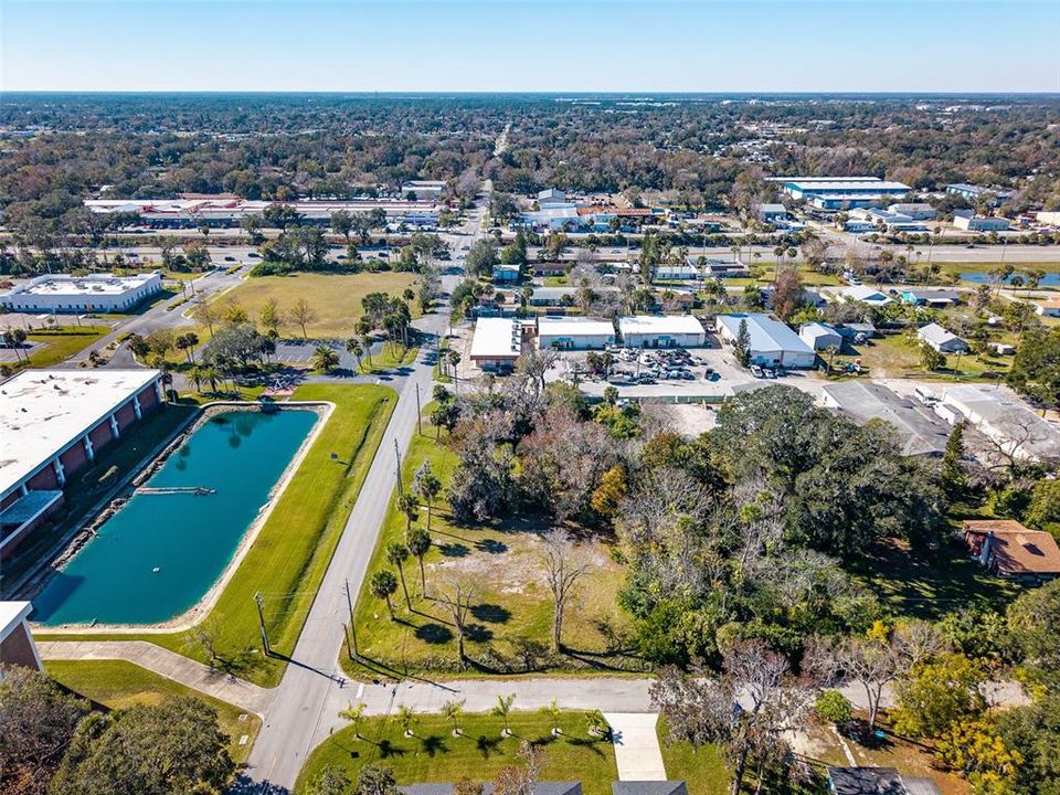 На продажу: $375,000 (0.90 acres)