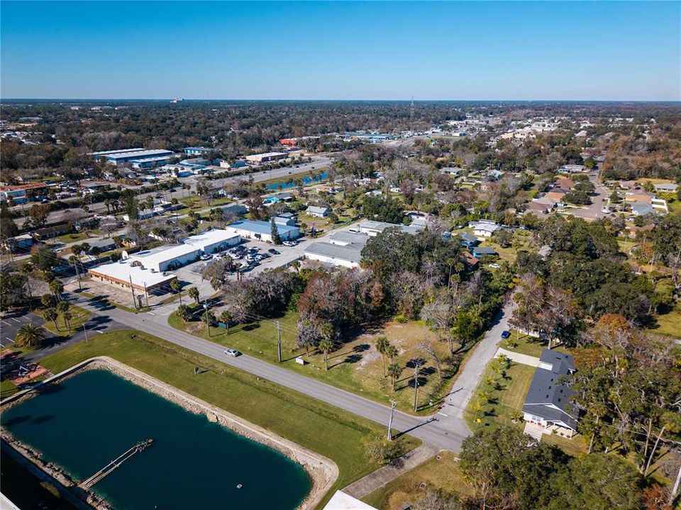 На продажу: $375,000 (0.90 acres)